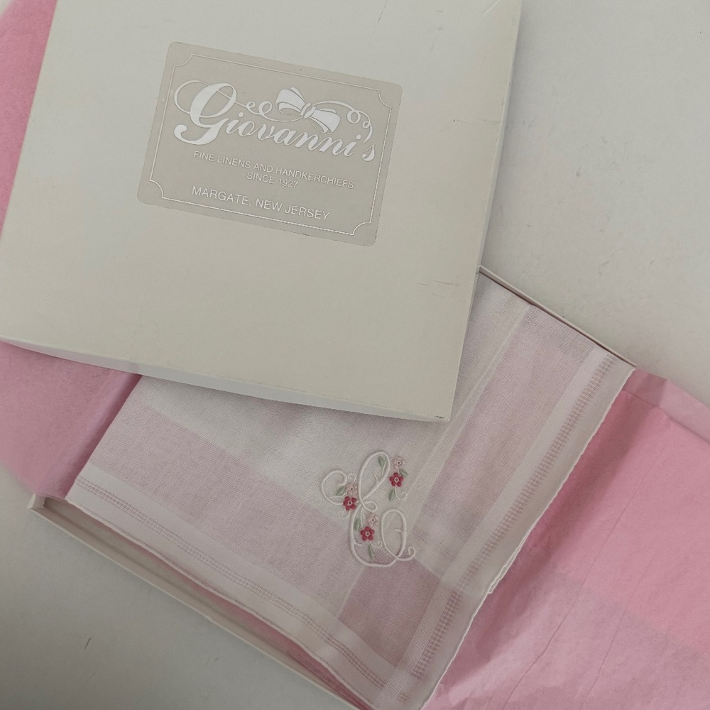 VINTAGE EMBROIDERED HANDKERCHIEF